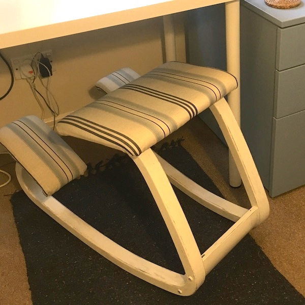 Kneeling chair